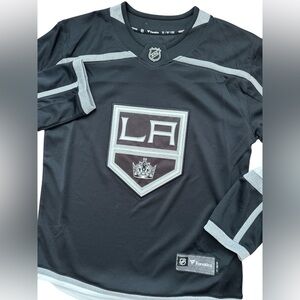 Fanatics LA Kings‎ Men’s Size XS Hockey Jersey Black & Silver NWOT’S NHL